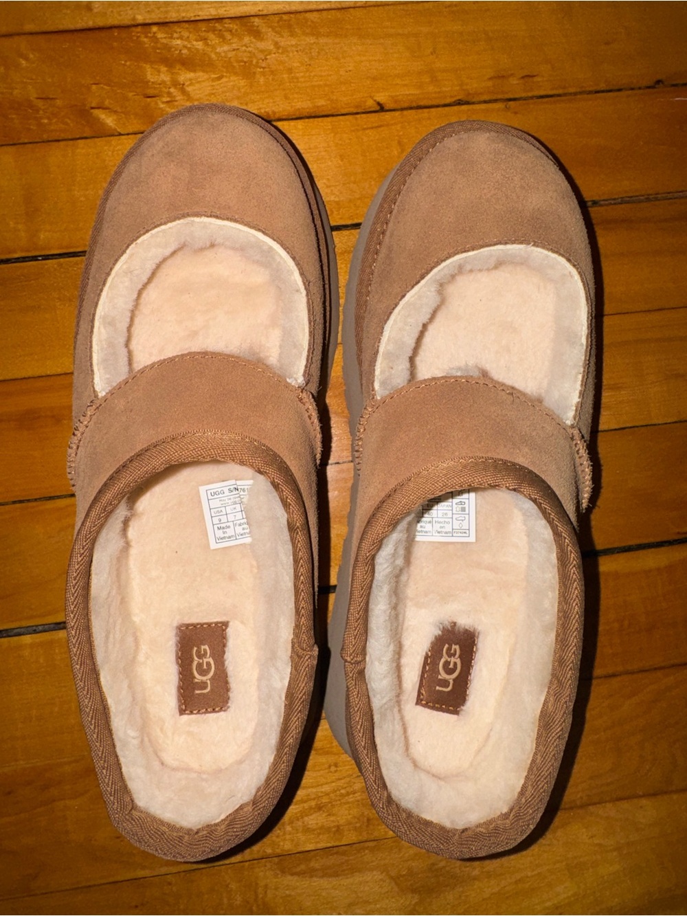 UGG Bea Mary Jane in Chestnut - Picture 9 of 11